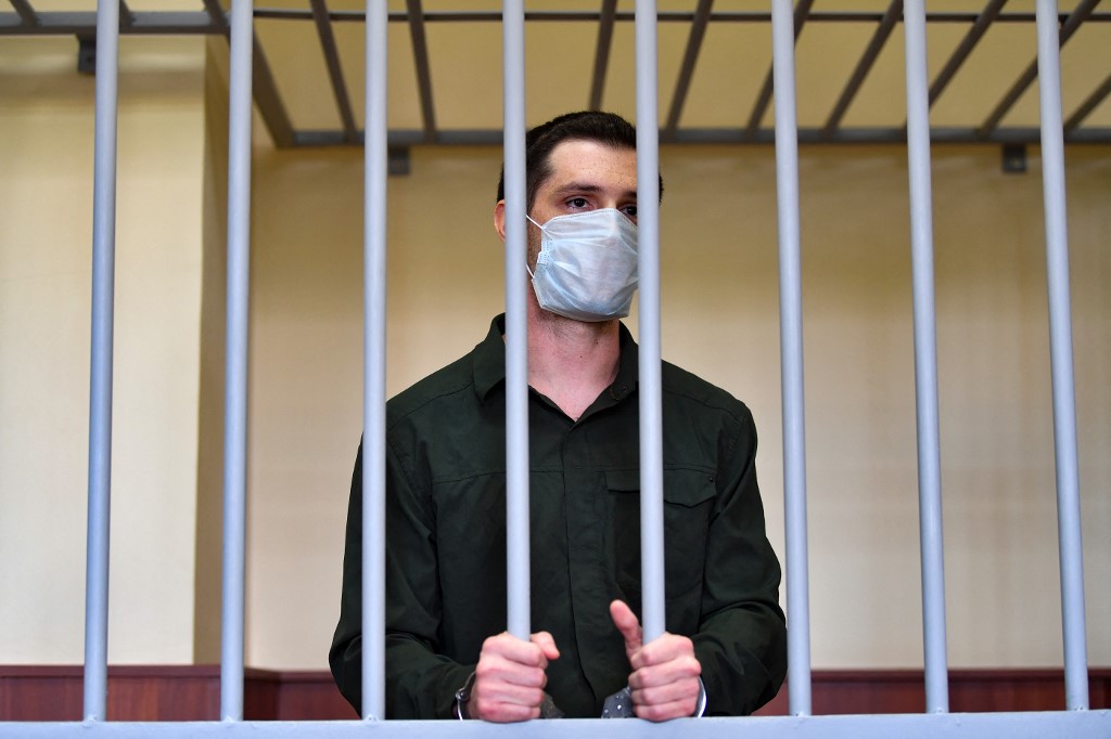 Estadounidense preso en Rusia pone fin a huelga de hambre tras dos semanas
