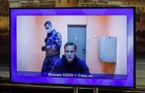 Compañeros de celda de Navalny denuncian que es sometido a abusos carcelarios