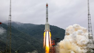 Fuerza Espacial de EEUU localizó un misterioso objeto orbitando junto a un satélite chino