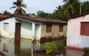 Habitantes del Sur del Lago de Maracaibo piden ayuda ante severas inundaciones (Imágenes)