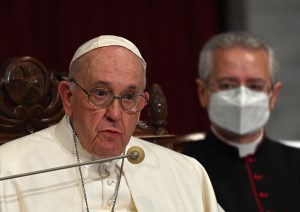 La violencia conyugal es un acto “casi satánico”, advirtió el papa Francisco