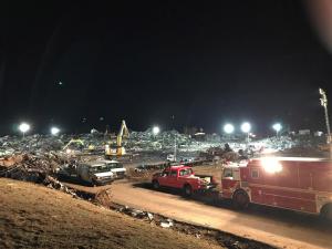 Tornados en Kentucky: el desesperado rescate en una fábrica que se vino abajo con más de 100 personas adentro