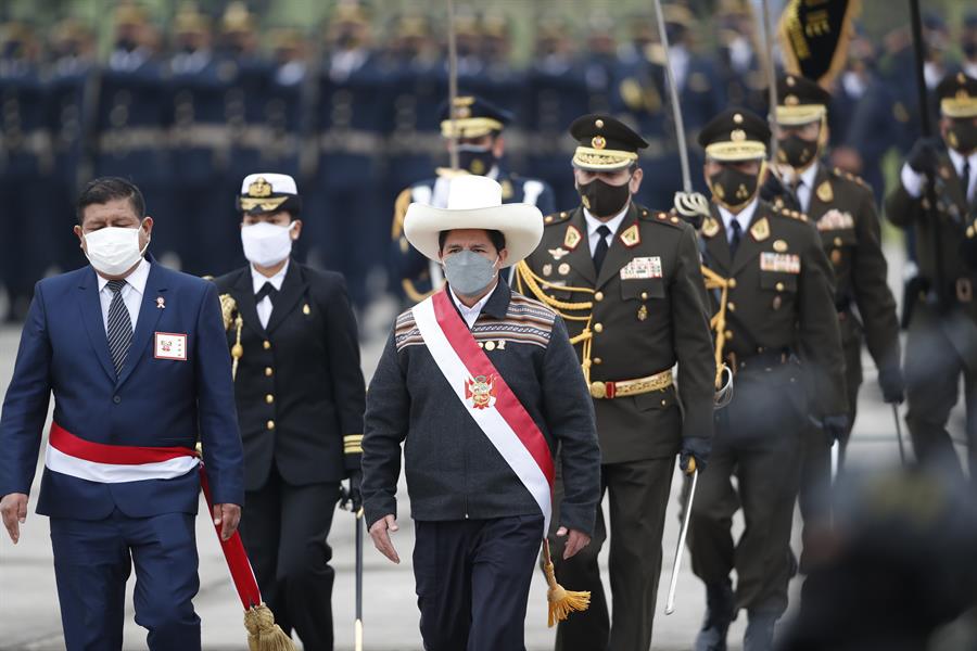 Pedro Castillo será interrogado por ascensos militares en Perú