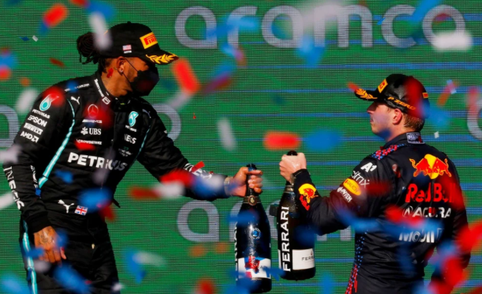 “No tengo miedo”: La frase desafiante de Hamilton para Verstappen ante la gran polémica que envuelve a la definición de la F1