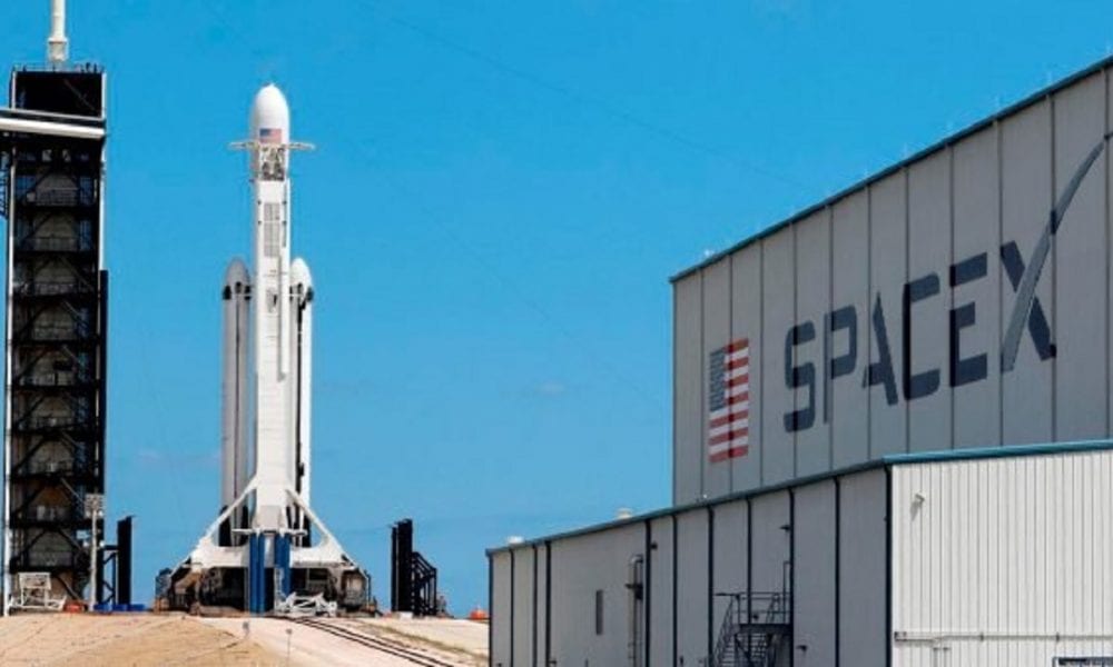 Más de 130 empleados de una fábrica de SpaceX dieron positivo por Covid-19