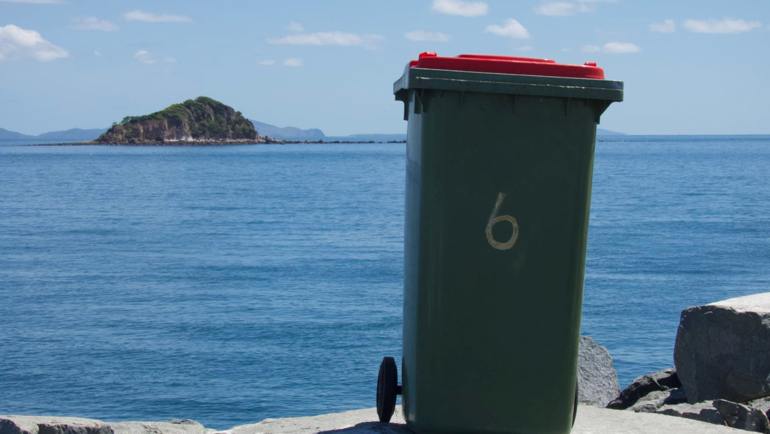 Australiano se tomó en serio la petición de su vecino de “sacar” su bote de basura (Fotos)