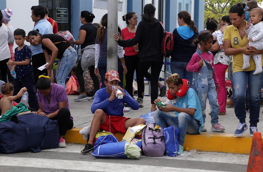 Perú pide a la comunidad internacional 304 millones de dólares para asistir a venezolanos refugiados
