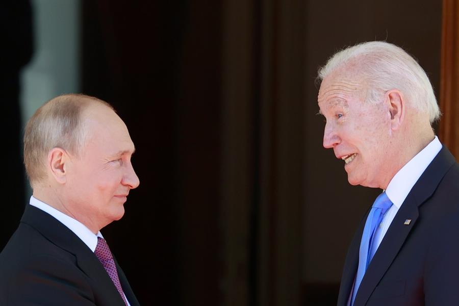 Biden y Putin mantuvieron conversación telefónica sobre la crisis en Ucrania bajo máxima tensión