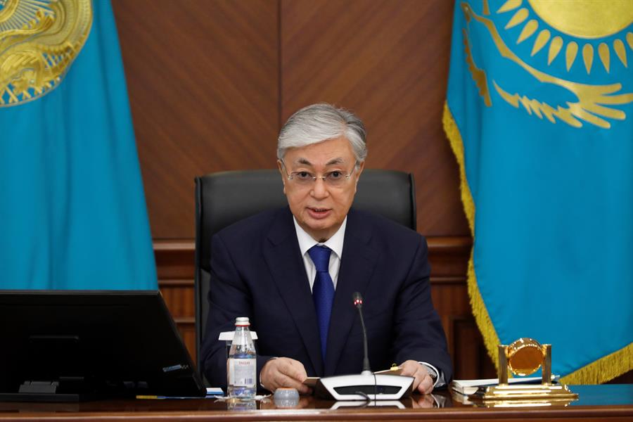 Presidente de Kazajistán anunció retirada de tropas rusas y criticó con fuerza a su predecesor