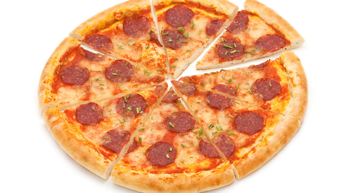 Exjugador de fútbol americano demandó a sus entrenadores por “obligarlo” a comer pizza con pepperoni