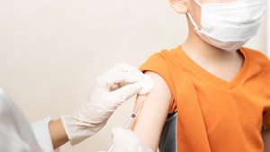 Por un error más de 20 niños en Alemania recibieron dosis de la vacuna contra el Covid-19 para adultos
