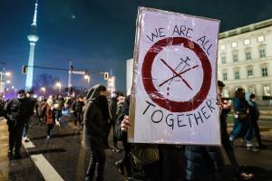 Aumentan los manifestantes contra las medidas antiCovid en Alemania