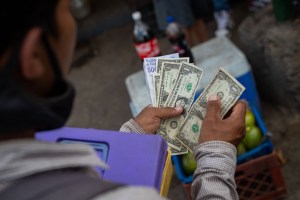 Encuesta LaPatilla: Siete de cada 10 venezolanos consideran que aumento salarial disparará nuevamente la inflación en el país