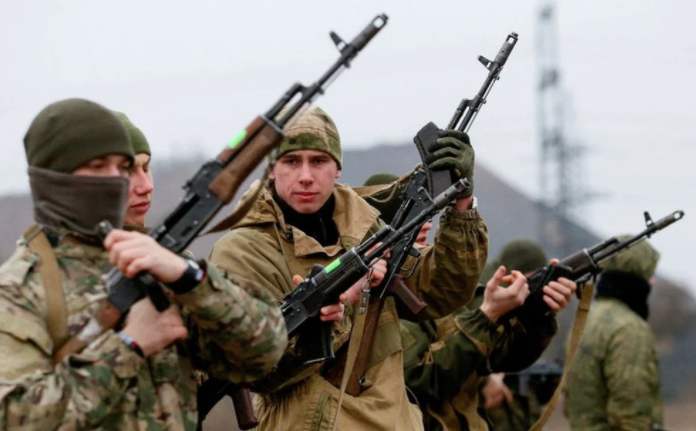 Ucrania aseguró que Vladimir Putin también aumentó la entrega de armas pesadas a los separatistas prorrusos