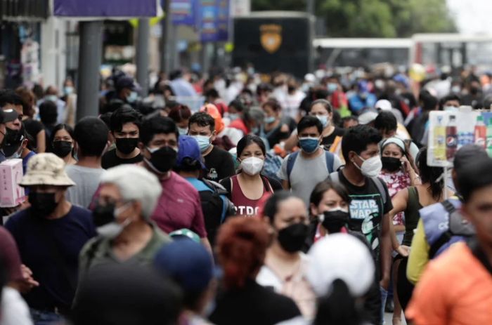 OMS afirmó que con la aparición de ómicron es “posible” que termine la pandemia en Europa