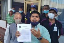 Trabajadores de la Corporación Venezolana de Guayana se encadenan a portones exigiendo respeto a sus DDHH