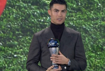 Cristiano Ronaldo recibió un premio especial de la Fifa por su récord de goles con Portugal
