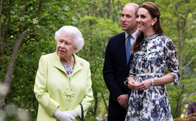 La Reina Isabel II abandonó el palacio de Buckingham para mudarse con el príncipe William y Kate Middleton