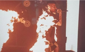 ¡Impresionante! Rapero argentino se convirtió en antorcha humana tras prenderse en fuego en un show (Foto)