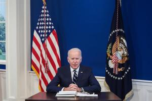 Biden destacó ante la cúpula de defensa de EEUU la necesidad de adaptarse ante Rusia