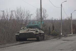 El Ejército de Ucrania combate contra tanques rusos que avanzan hacia Kiev