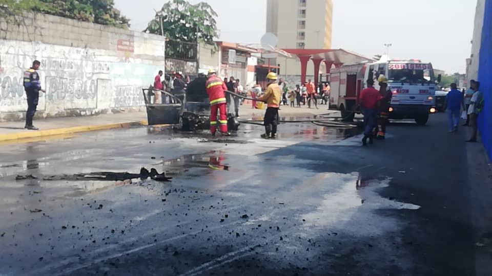 Qué hay detrás de los vehículos incendiados en varios estados de Venezuela