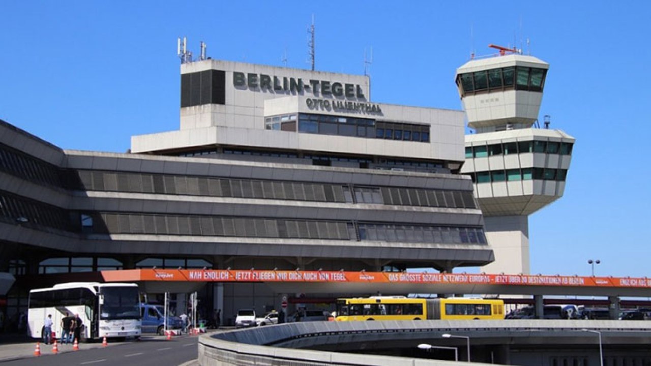 Grupo de activistas climáticos alemanes anuncian que bloquearán aeropuertos