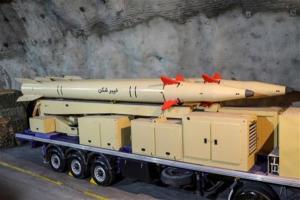 Irán presenta un misil balístico con un alcance de más de mil kilómetros