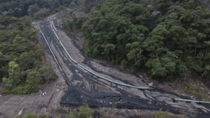 Fisuras en represa china provocaron nuevo desastre ambiental en la Amazonia de Ecuador