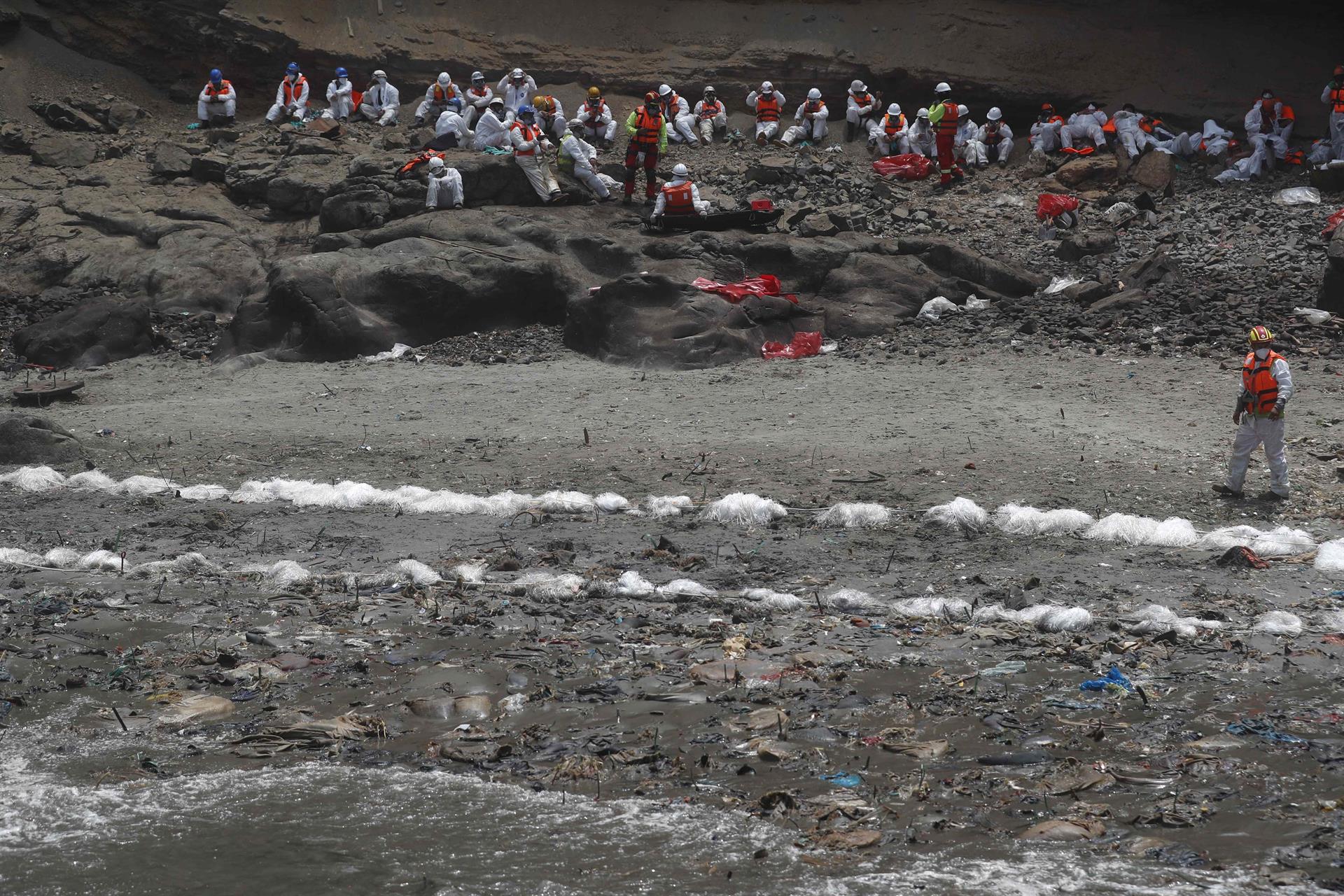 El desastre ecológico se esconde en el fondo del mar peruano tras el derrame