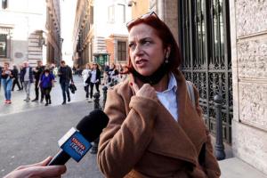 Quién es Laura Granato, la parlamentaria italiana que ve a Putin como “un salvador”
