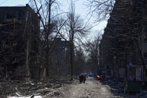 Masacre en Mariúpol tras bombardeo ruso al teatro de la ciudad: murieron 300 civiles que ahí se refugiaban