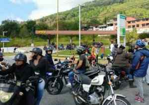 EN FOTOS: Motogochos se alzaron en Mérida por la falta de combustibles