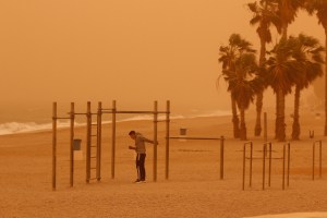 La calima se extiende por España: La llegada de polvo es frecuente, pero no con tanta intensidad