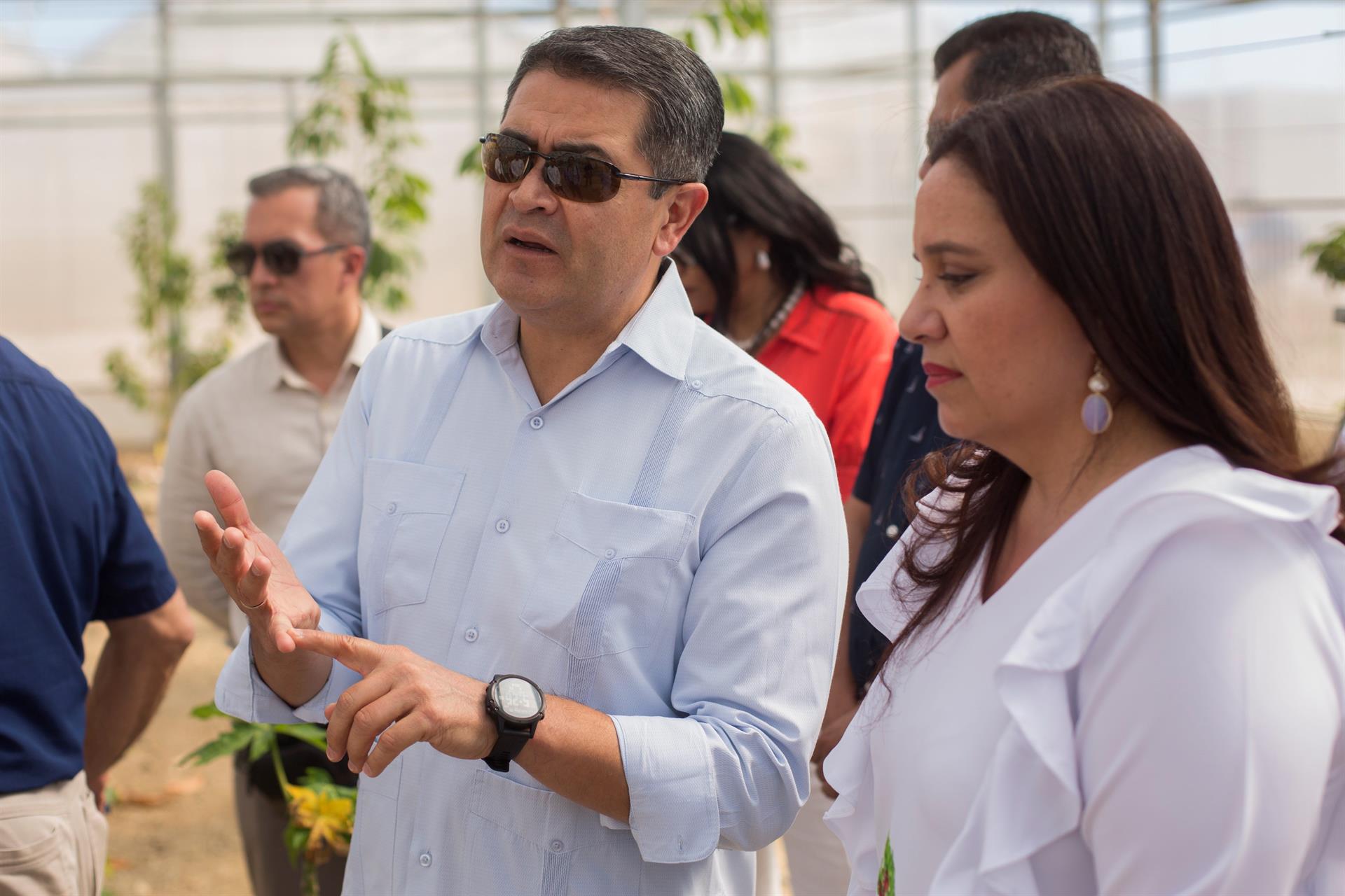 La esposa del expresidente hondureño Hernández se despide de él con un video