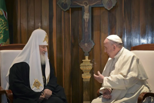 El papa Francisco suspendió la reunión que tenía prevista con el patriarca ruso que apoya la invasión a Ucrania