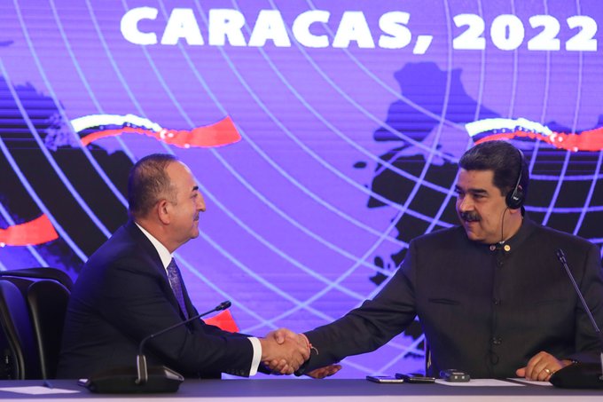 Maduro quiere entregar el país a los turcos y les ofrece un “amplio portafolio” para “invertir”