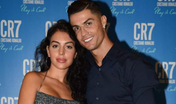 LA FOTO: El lujoso regalo navideño de Georgina Rodríguez a Cristiano Ronaldo que lo dejo boquiabierto