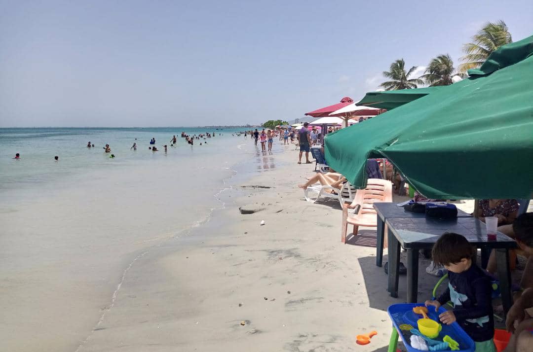 Hasta 500 dólares puede costar un día de playa para una familia en Margarita