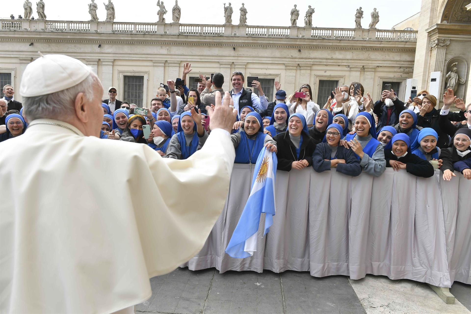 El papa Francisco suspende su agenda por controles médicos, también la audiencia con Cafiero