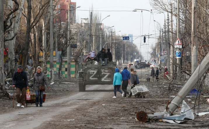 Ucrania insta a Rusia a abrir un corredor humanitario desde Mariúpol