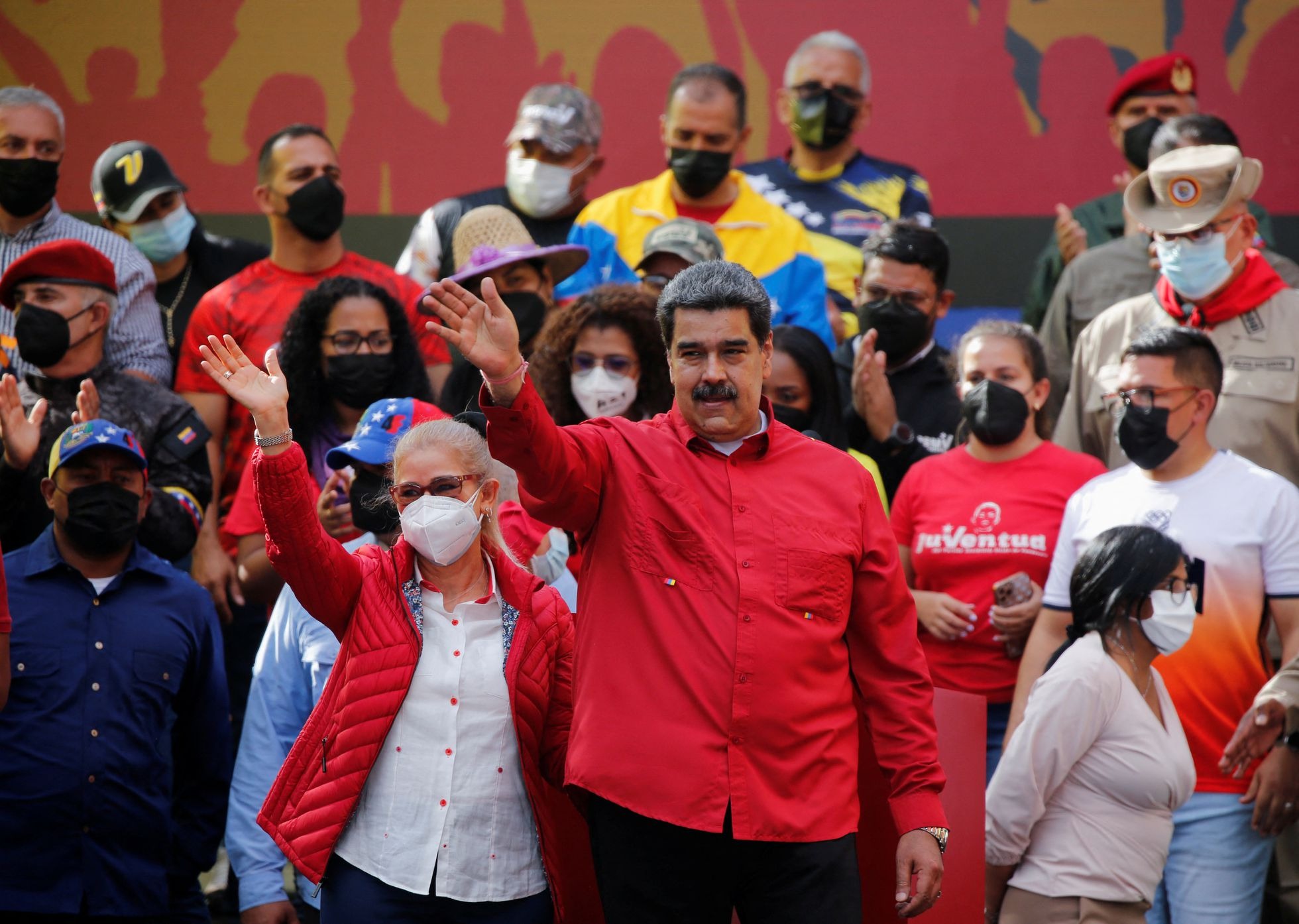 El País: Maduro ensaya el espejismo de una “perestroika”