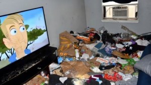Putrefacción en Texas: Niños vivían en una casa entre montones de basura y ratas