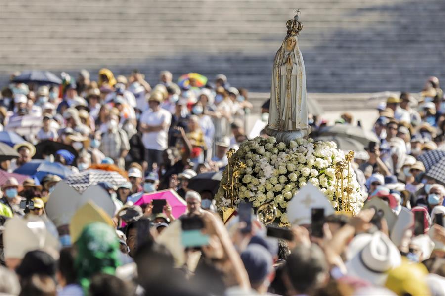 Bendición de Virgen para Ucrania cierra multitudinaria peregrinación a Fátima