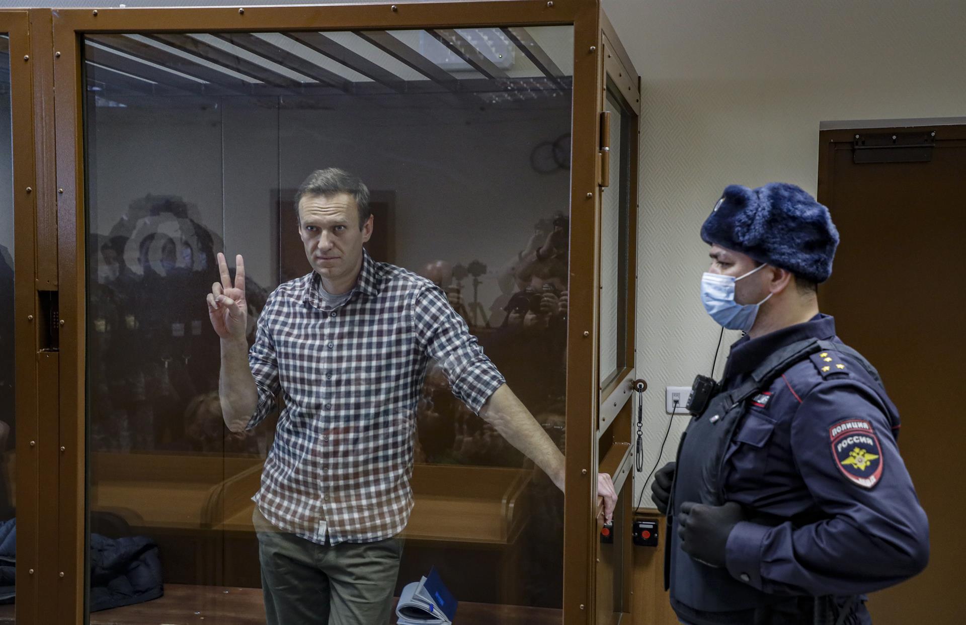 Rusia presenta nueva e insólita acusación contra Navalny que podría sumar 15 años a su condena
