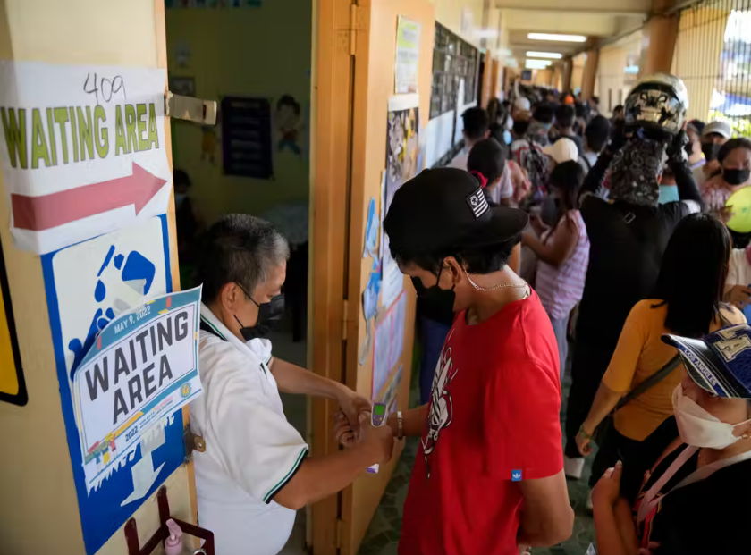 Cerraron colegios electorales en Filipinas tras finalizar el proceso de votación en las presidenciales