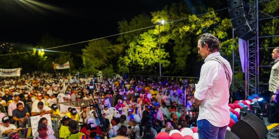 Otros dos alcaldes en Colombia suspendidos por presunta participación en política