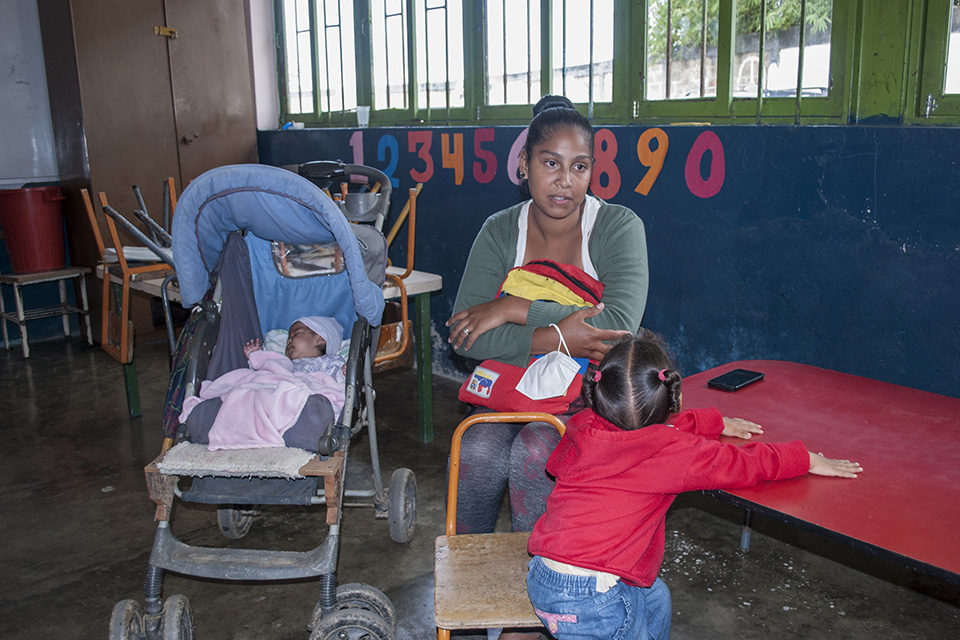 En los sectores populares de Venezuela, parir en casa se está volviendo una práctica común