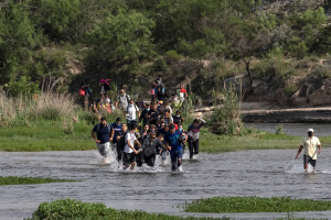 Ingreso de venezolanos a EEUU por la frontera aumentó un 89% en 2022