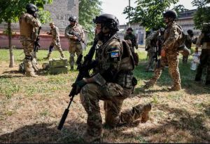 Ejército de Ucrania celebra “liberación de territorio estratégico”, de la isla de las Serpientes